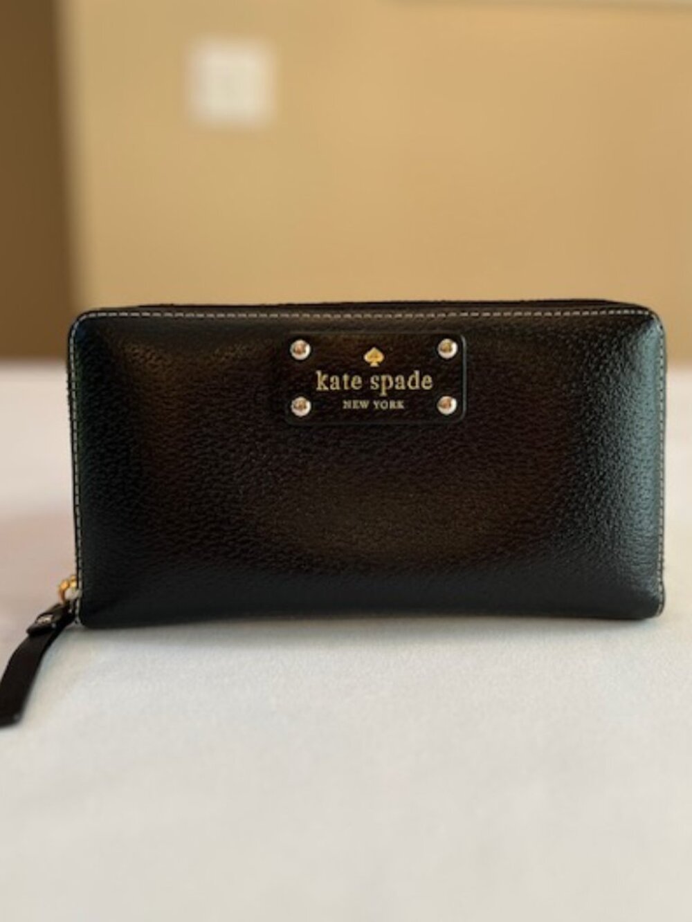 KATE SPADE | Neda Wellesley Black Pebbled Leather Zip Around Clutch Wallet-EUC